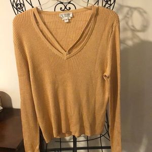 Beautiful  Gold ST.JOHN SPORT top
